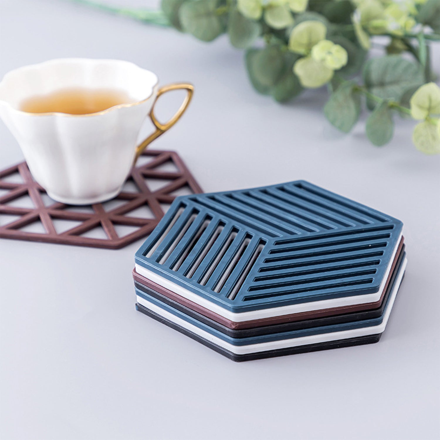 Coasters for Drinks Set of 8, Absorbent Abstract Sand Marble with Metal Golden Holder